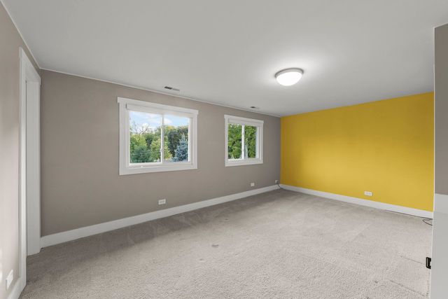 314 Brookside Circle, Wheaton, IL 60187