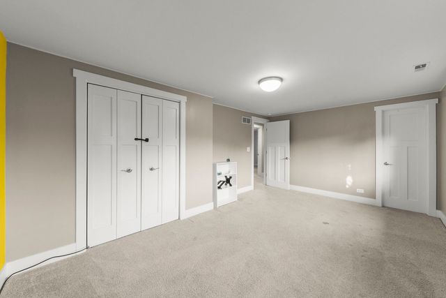 314 Brookside Circle, Wheaton, IL 60187