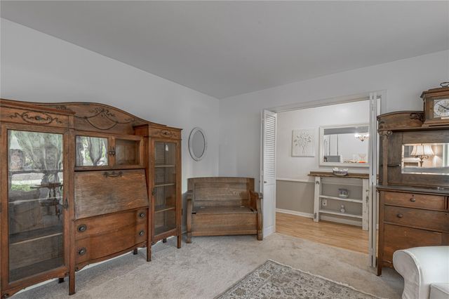 220 Elmwood Street, Huntsville, TX 77320