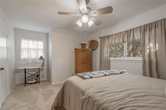 220 Elmwood Street, Huntsville, TX 77320