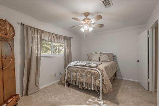 220 Elmwood Street, Huntsville, TX 77320