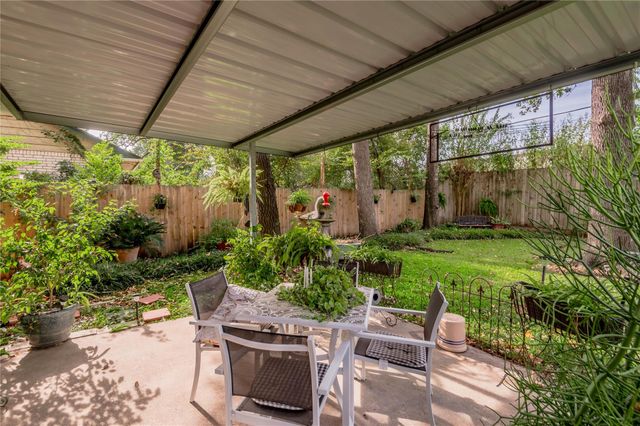 220 Elmwood Street, Huntsville, TX 77320