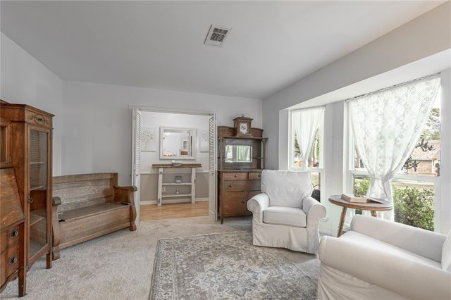 220 Elmwood Street, Huntsville, TX 77320