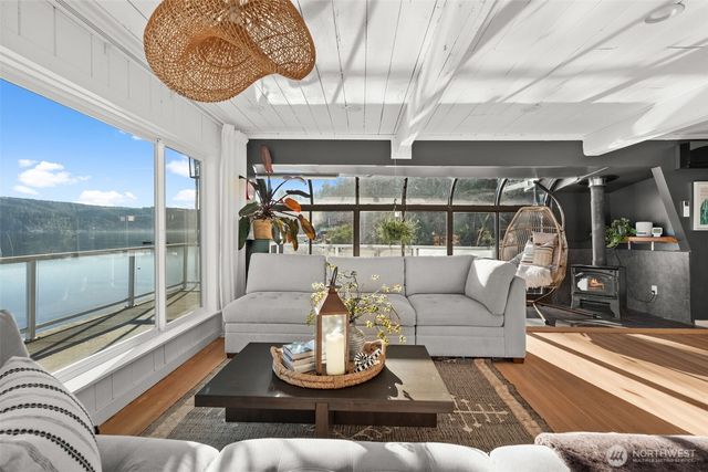 11031 NE North Shore Road, Belfair, WA 98528