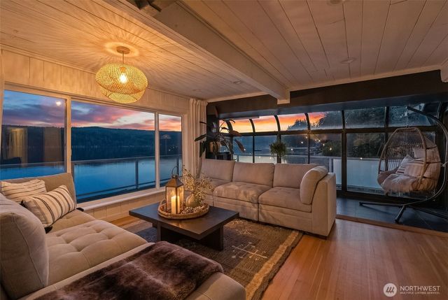 11031 NE North Shore Road, Belfair, WA 98528