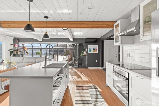 11031 NE North Shore Road, Belfair, WA 98528