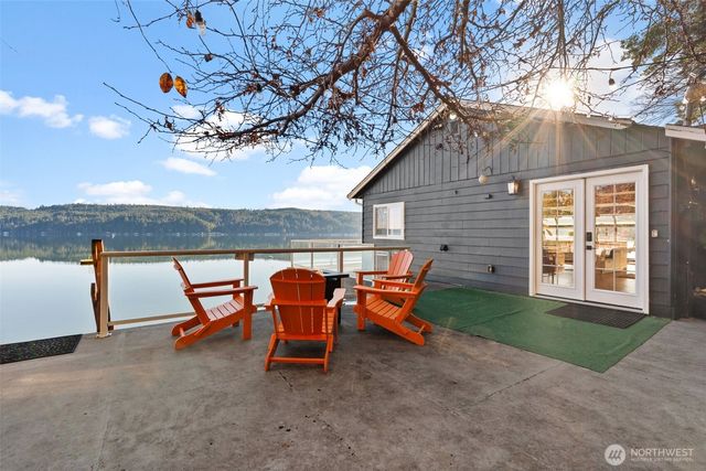 11031 NE North Shore Road, Belfair, WA 98528