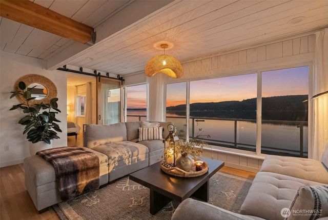 11031 NE North Shore Road, Belfair, WA 98528