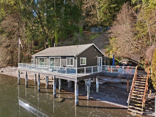 11031 NE North Shore Road, Belfair, WA 98528