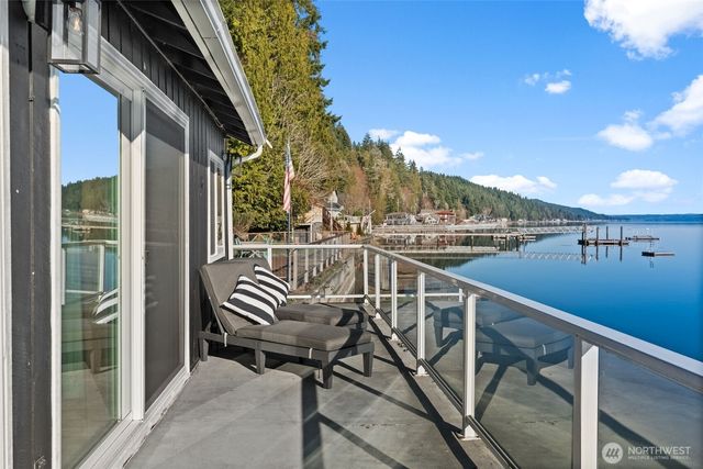 11031 NE North Shore Road, Belfair, WA 98528