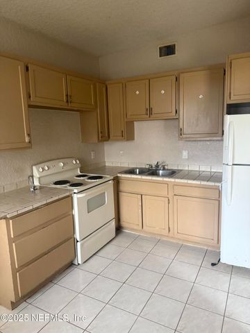9068 11TH Avenue, Jacksonville, FL 32208