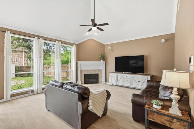 5733 Sugar Maple Drive, Fort Worth, TX 76244