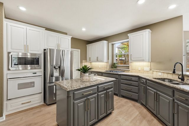 5733 Sugar Maple Drive, Fort Worth, TX 76244
