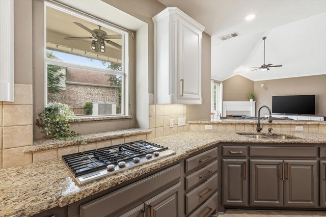 5733 Sugar Maple Drive, Fort Worth, TX 76244