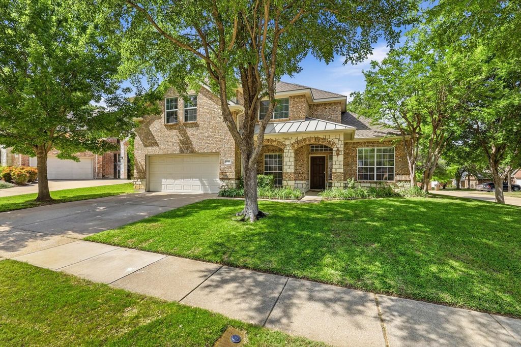 5733 Sugar Maple Drive, Fort Worth, TX 76244