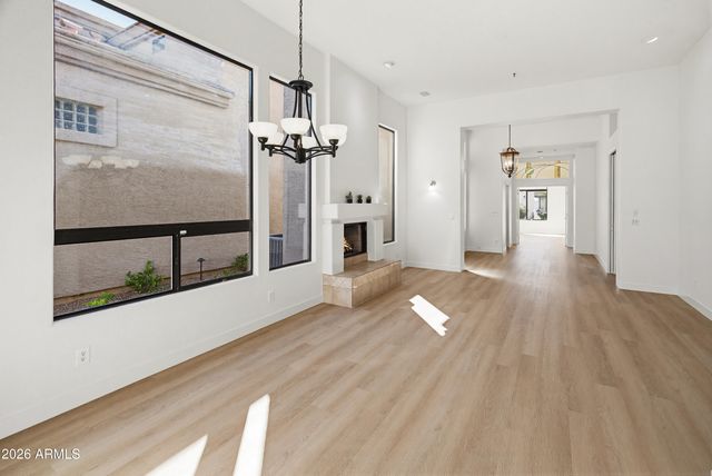 8100 E Camelback Road 64, Scottsdale, AZ 85251