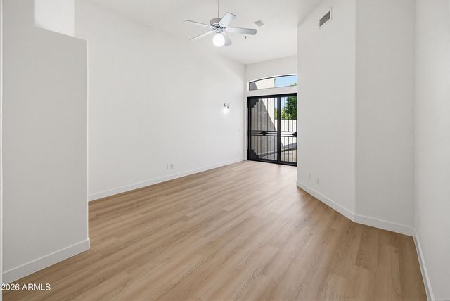 8100 E Camelback Road 64, Scottsdale, AZ 85251