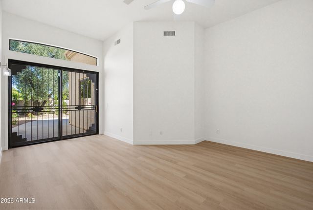 8100 E Camelback Road 64, Scottsdale, AZ 85251