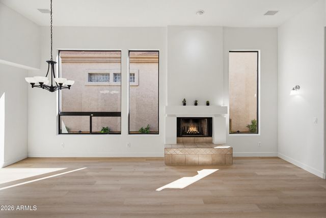 8100 E Camelback Road 64, Scottsdale, AZ 85251