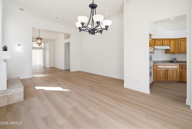 8100 E Camelback Road 64, Scottsdale, AZ 85251