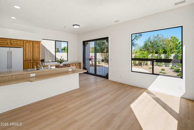 8100 E Camelback Road 64, Scottsdale, AZ 85251