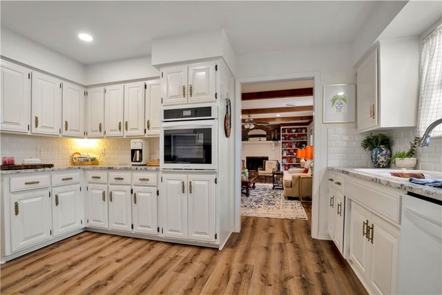 1350 Clear Creek Drive, Springdale, AR 72764