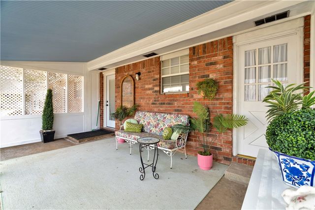 1350 Clear Creek Drive, Springdale, AR 72764