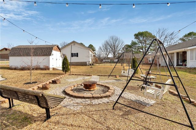 1350 Clear Creek Drive, Springdale, AR 72764