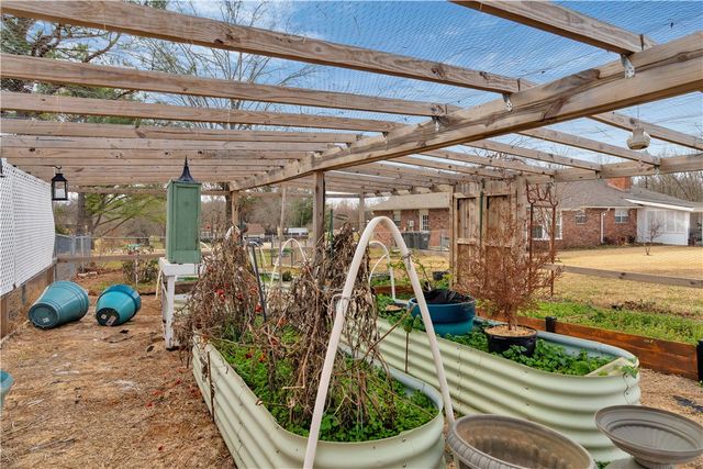 1350 Clear Creek Drive, Springdale, AR 72764