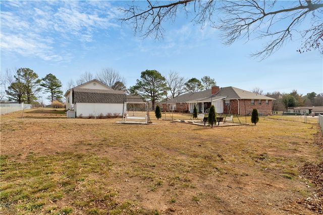1350 Clear Creek Drive, Springdale, AR 72764