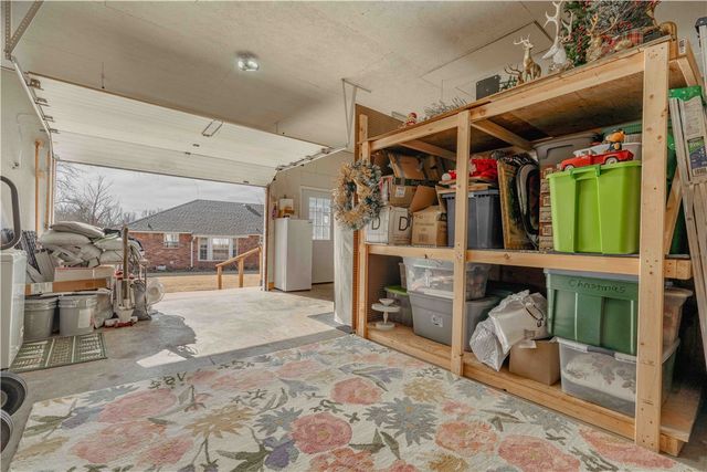 1350 Clear Creek Drive, Springdale, AR 72764