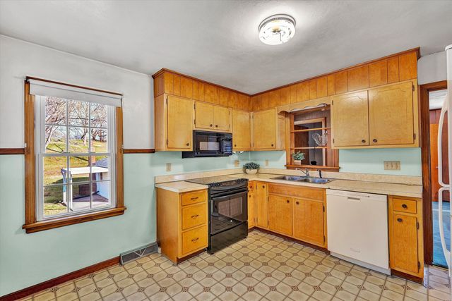 2818 Richard AVE, Roanoke, VA 24012