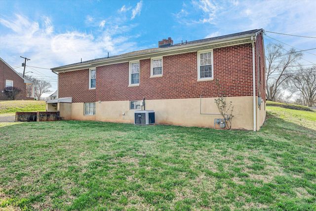 2818 Richard AVE, Roanoke, VA 24012