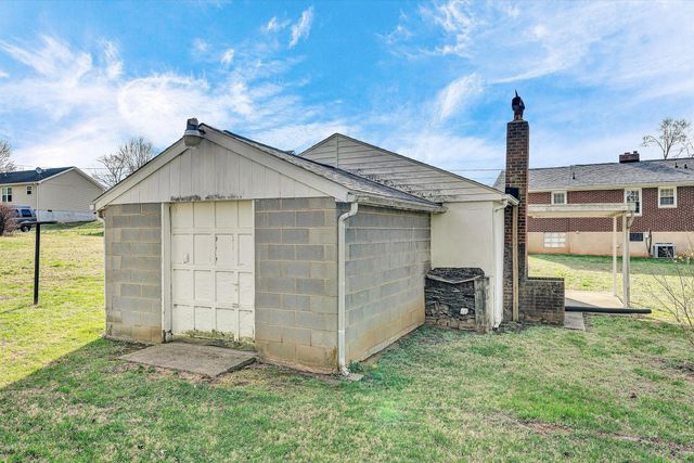 2818 Richard AVE, Roanoke, VA 24012