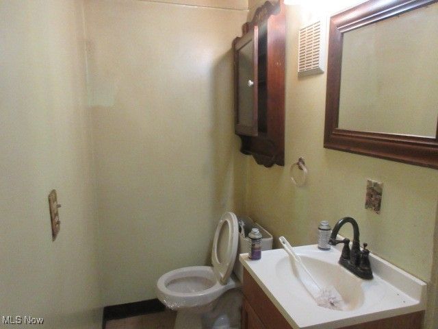 8420 Vineyard Avenue, Cleveland, OH 44105