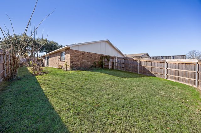 9201 Vagas Drive, Rowlett, TX 75088