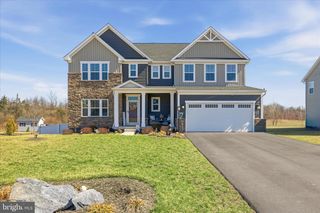 111 DECATUR CIRCLE, Stephens City, VA 22655