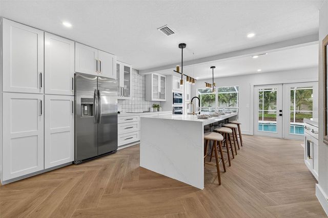 3927 HELENA STREET NE, St Petersburg, FL 33703