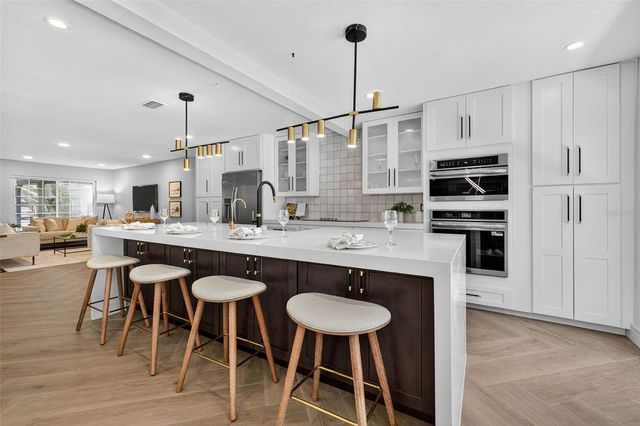 3927 HELENA STREET NE, St Petersburg, FL 33703