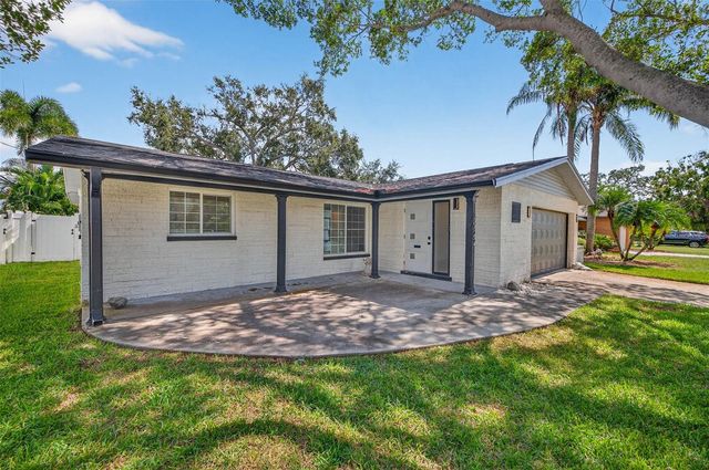 3927 HELENA STREET NE, St Petersburg, FL 33703