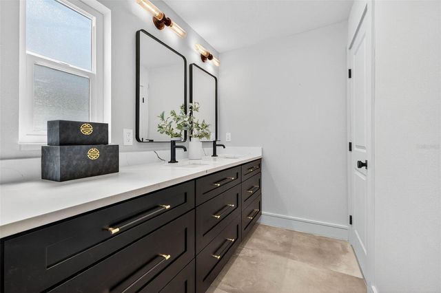 3927 HELENA STREET NE, St Petersburg, FL 33703