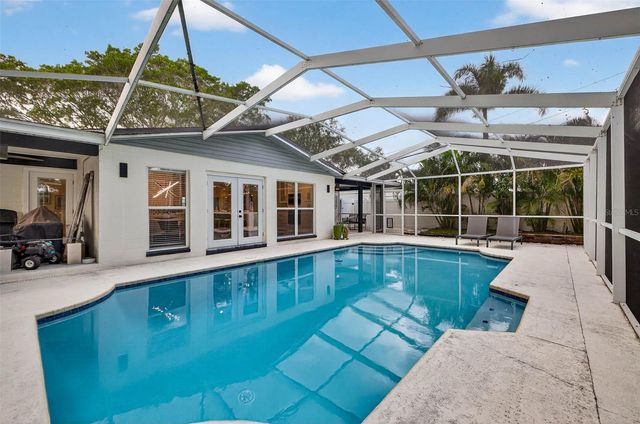 3927 HELENA STREET NE, St Petersburg, FL 33703