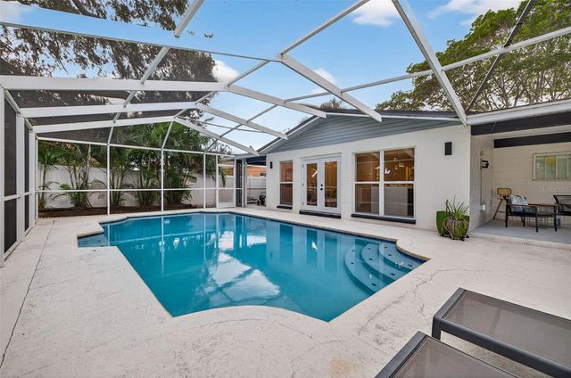 3927 HELENA STREET NE, St Petersburg, FL 33703