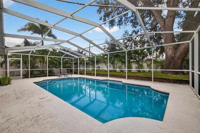 3927 HELENA STREET NE, St Petersburg, FL 33703