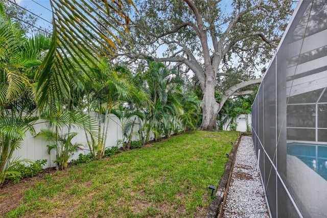 3927 HELENA STREET NE, St Petersburg, FL 33703