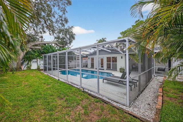 3927 HELENA STREET NE, St Petersburg, FL 33703