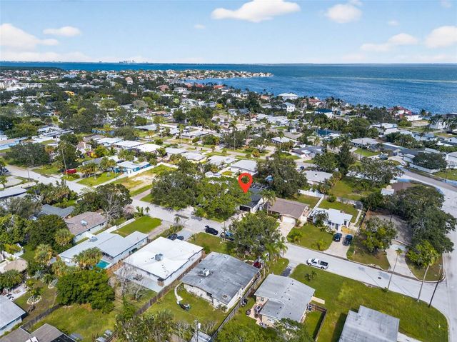 3927 HELENA STREET NE, St Petersburg, FL 33703