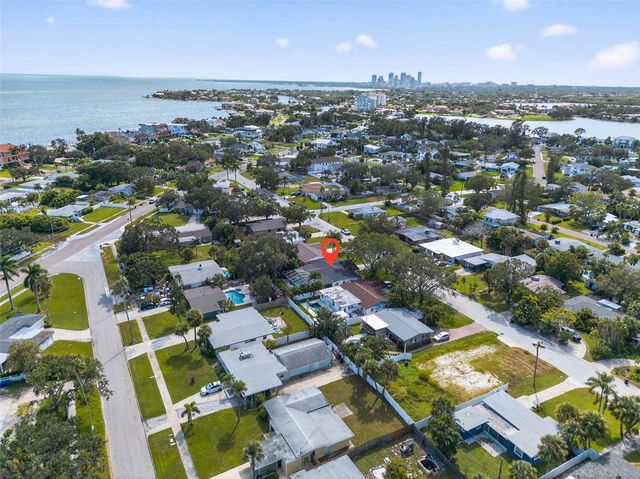 3927 HELENA STREET NE, St Petersburg, FL 33703