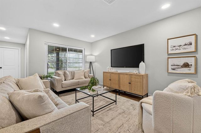 3927 HELENA STREET NE, St Petersburg, FL 33703