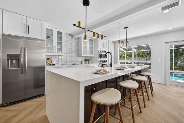 3927 HELENA STREET NE, St Petersburg, FL 33703